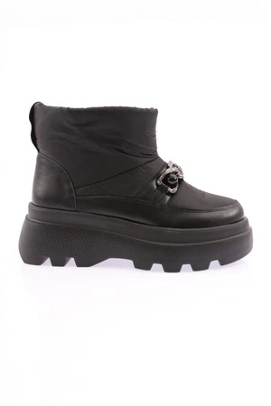 DGN Es808 Women's Thick Chain Accessory Pearl Stone Boots