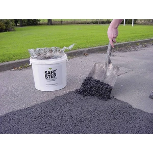 Rocol SAFE STEP Asphalt Repair Compound veľmi výkonný kompozitný materiál 42031 25 l