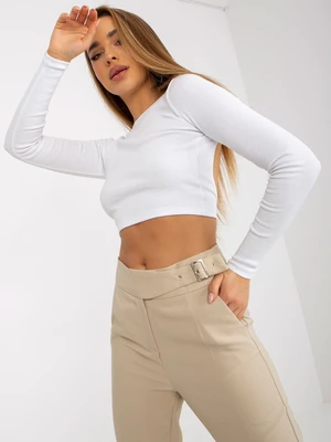 Beige straight trousers made of high-waisted fabric