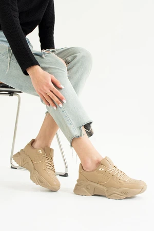 İnan Ayakkabı Beige - Women's Front Side Hole Hole Sneakers with Stripe Detail around the Edge.