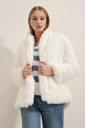 Bigdart 9088 Plush Coat - White