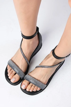 Mio Gusto Kayra Black Color Cross Stone Banded Women's Sandals