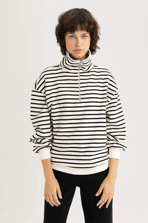 DEFACTO Regular Fit Long Sleeve Sweatshirt