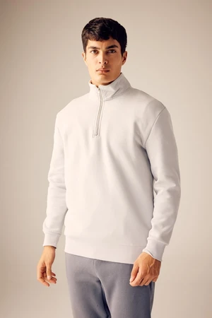 DEFACTO Comfort Fit Zippered Stand Collar Basic Sweatshirt