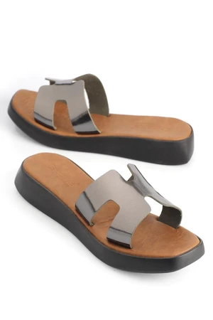 Capone Outfitters Capone Women's Leather Slippers with H-Strap Wedge Heels Platinum.