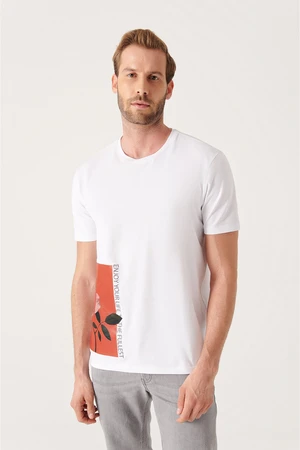 Avva Men's White Graphic Printed Cotton T-shirt