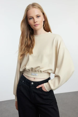 Trendyol Black Relaxed/Comfortable Pattern Soft Touch Crop Label Detailed Knitted Sweatshirt