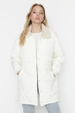 Trendyol Ecru Oversized Collar, Fur Detail, Water-Repellent Quilted Inflatable Coat