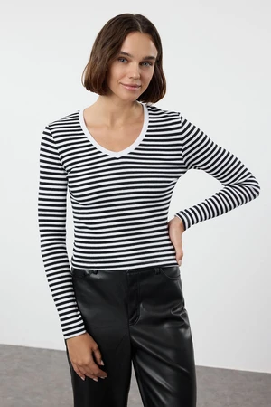 Trendyol Navy Blue Striped Corded V-Neck Fitted Long Sleeve Crop Stretchy Knitted Blouse