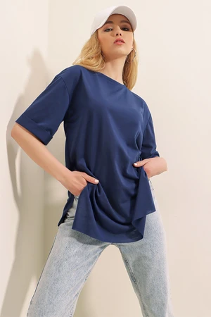 Bigdart 4123 Navy Blue Oversized T-Shirt with a slit