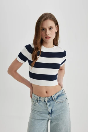 DEFACTO Crop Striped Crew Neck Short Sleeve Knitted T-Shirt