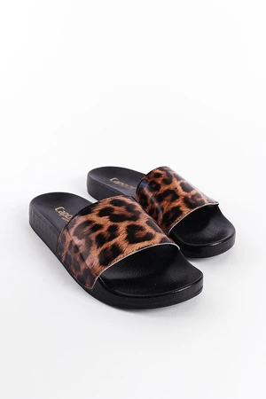 Capone Outfitters Women's Slippers