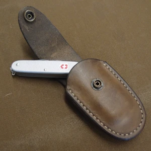 Kožené pouzdro JUBÖ Bushcraft - pro nůž Victorinox