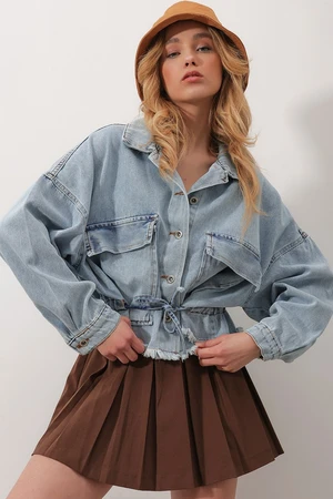 Trend Alaçatı Stili Women's Blue Oversized Denim Jacket with Two Pockets and Pleated Waist