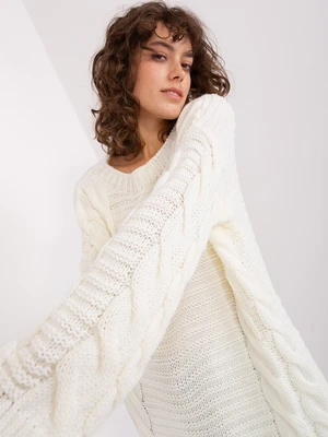 Ecru long sweater with cables