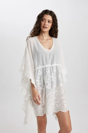 DEFACTO Fall in Love V-Neck Printed White Kimono