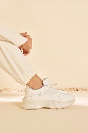 Hotiç White Women's Sneakers