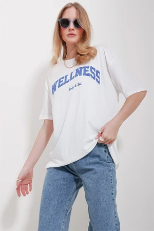 Trend Alaçatı Stili Women's Blue Crew Neck Printed Oversize Cotton T-Shirt