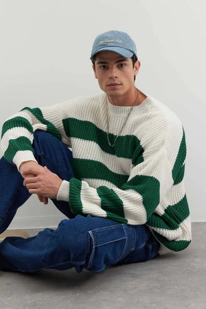 Trendyol Dark Green Casual Oversize Fit Wide Pattern Crew Neck Striped Knitwear Sweater