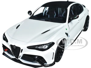 2022 Alfa Romeo Guilia GTA Blanco Trofeo White Metallic with Carbon Top 1/18 Diecast Model Car by Solido