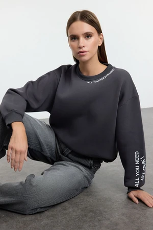 Trendyol Anthracite Slogan Printed Regular/Normal Fit Thick Inside Fleece Knitted Sweatshirt