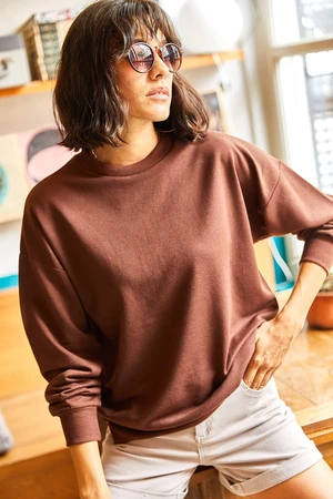 Olalook Women's Bitter Brown Crew Neck Skirt Slit Basic Sweatshirt