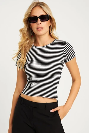 Cool & Sexy Women's Black-White Striped Blouse