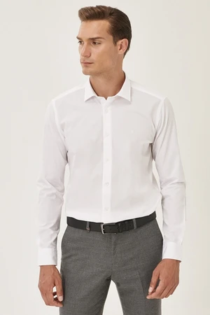 ALTINYILDIZ CLASSICS Men's White Easy-to-Iron Slim Fit Slim Fit Classic Collar Cotton Shirt.