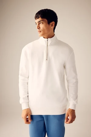 DEFACTO Comfort Fit Zippered Stand Collar Basic Sweatshirt