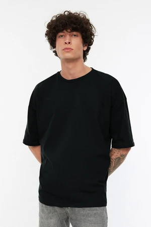 Trendyol Black pánske basic 100% bavlnené crew krk oversized tričko s krátkym rukávom.