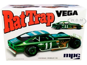 Skill 2 Model Kit Chevrolet Vega Modified "Rat Trap" 1/25 Scale Model by MPC