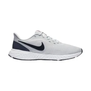 Nike Revolution 5