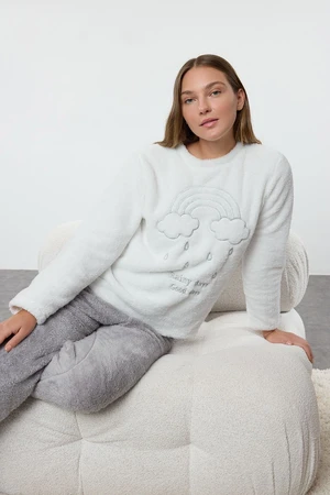 Trendyol White Cloud Patterned Wellsoft Winter Knitted Pajamas Set