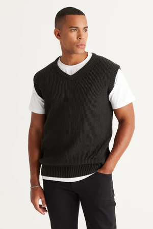 AC&Co / Altınyıldız Classics Men's Anthracite-Melange Standard Fit Normal Cut V Neck Knitwear Sweater.