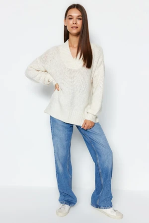 Trendyol Soft Textured Ecru V-Neck Knitwear Sweater