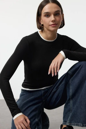 Trendyol Black Color Block Fitted/Body-Smoothing Viscose/Soft Fabric Flexible Knitted Blouse