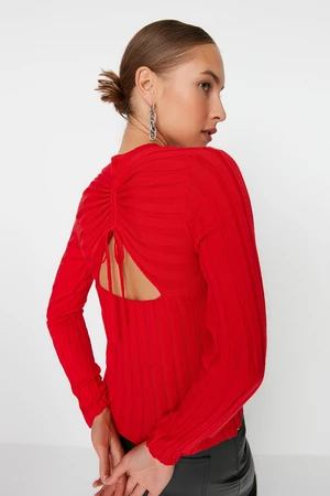 Trendyol Red Back Detailní pletený svetr