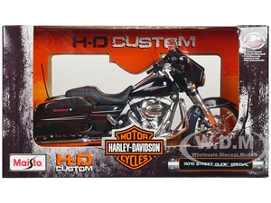 2015 Harley-Davidson Street Glide Special Black 1/12 Diecast Motorcycle Model by Maisto