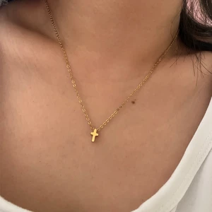 Simple Cute Small Glossy Cross Charm Clavicle Necklace Classic Gold Color Stainless Steel Chain Neck Choker Jewelry