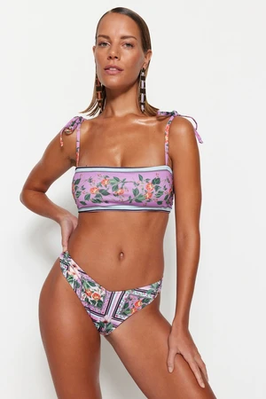 Trendyol Floral mintás V-Cut normál lábú bikini alsó