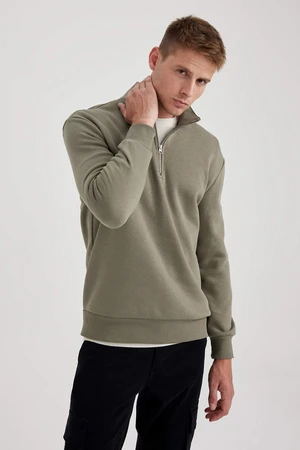 DEFACTO Comfort Fit Sweatshirt