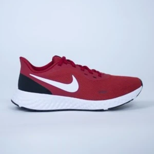 Nike Revolution 5