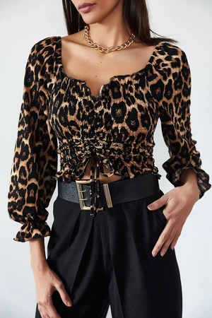 XHAN Women's Brown Leopard Patterned Gippe Pleated Blouse