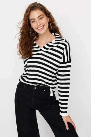 Trendyol Ecru Crop Striped Knitwear Sweater