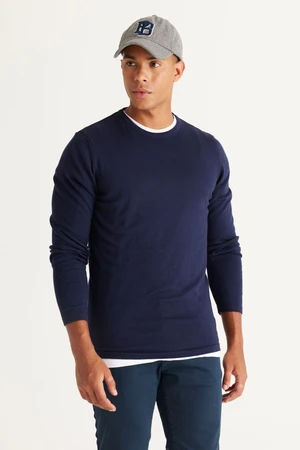 AC&Co / Altınyıldız Classics Men's Navy Blue Standard Fit Normal Cut Crew Neck Knitwear Sweater.