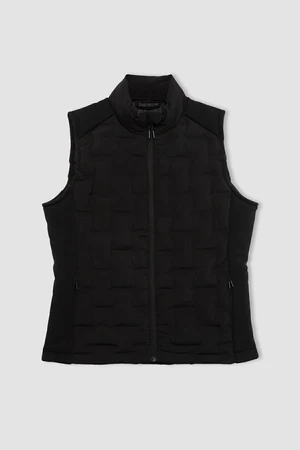 DEFACTO Fit Water Repellent Slim Fit Sports Vest