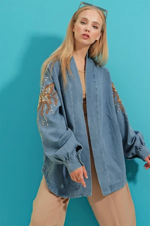 Trend Alaçatı Stili Women's Blue Shawl Collar Denim Jacket With Embroidery On The Back And Sleeves