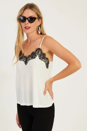 Cool & Sexy Women's White-Black Lace Undershirt