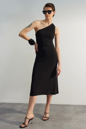 Trendyol Limited Edition Black Fitted One-Shoulder Midi Stretch Knitted Dress