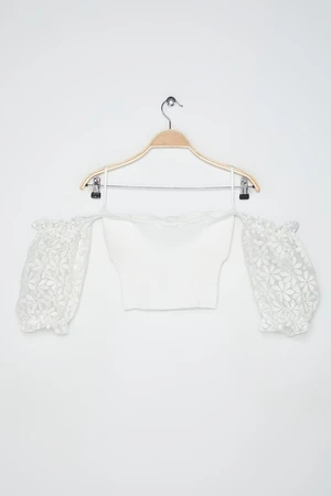 Koton Rachel Araz X - Bow Detailed Embroidered Sleeveless Shirt.